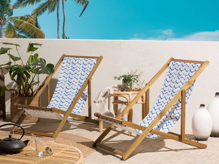 Set of 2 Acacia Folding Deck Chairs and 2 Replacement Fabrics Light Wood with Off-White / White and Blue Pattern ANZIO