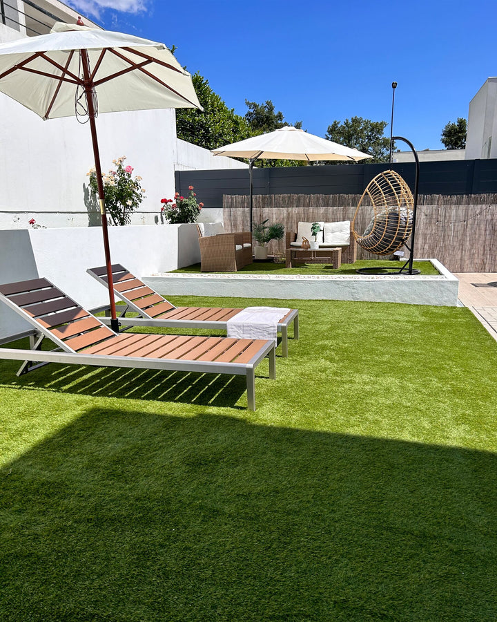 Aluminium Reclining Sun Lounger Light Wood and Silver Lasonja