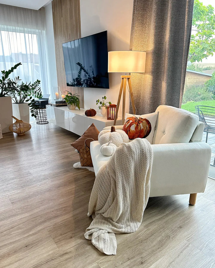 Armchair Boucle White Shelbi
