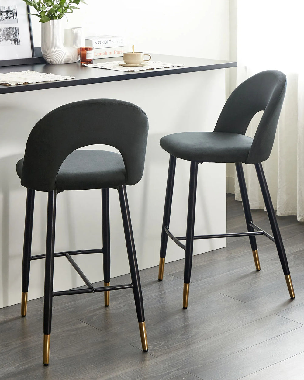 Set of 2 Bar Chairs Velvet Black Comfortable Footre Presta
