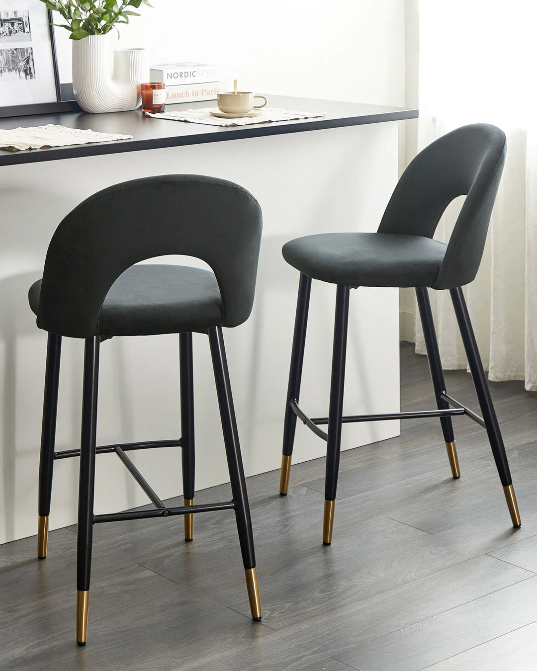 Set of 2 Bar Chairs Velvet Black Comfortable Footre Presta