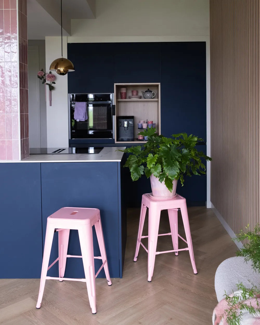 Set of 2 Bar Stools Metal Pink Space-Saving and Stackable Yerano