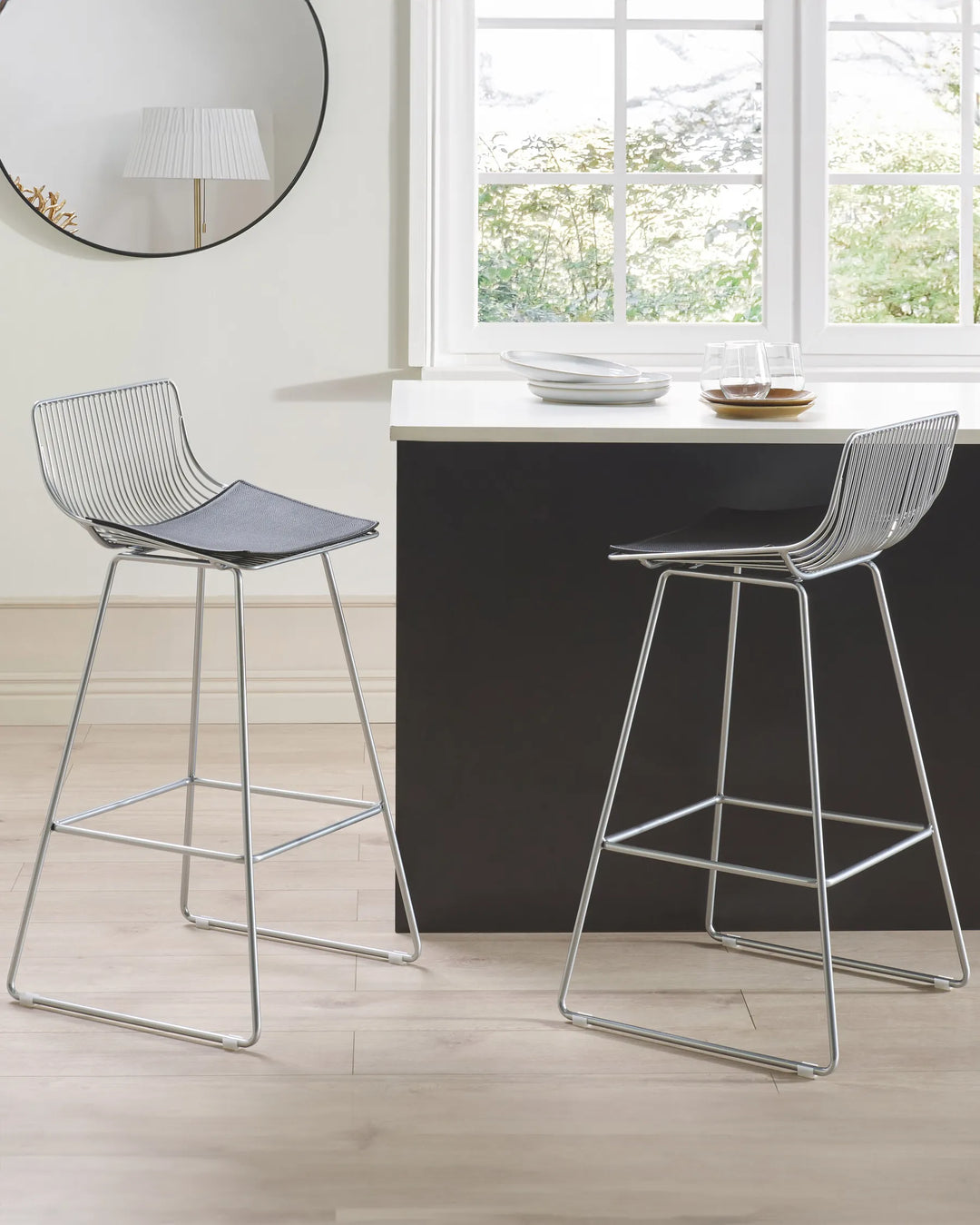 Set of 2 Bar Chairs Metal Silver Trendy Design and Colour Havaro