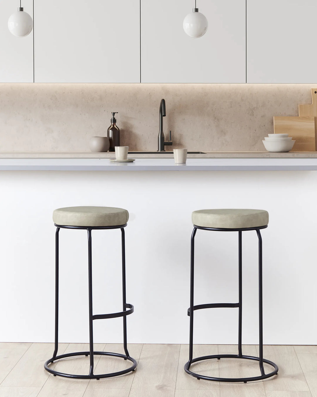 Set of 2 Bar Stools Faux Leather Light Grey Chic Look Nevoro