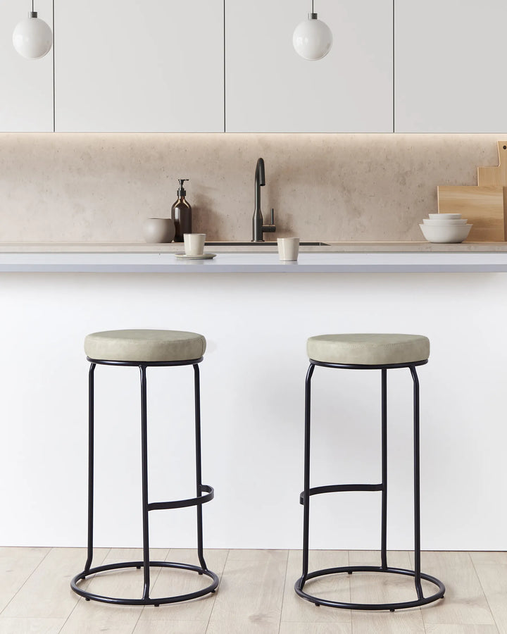 Set of 2 Bar Stools Faux Leather Light Grey Chic Look Nevoro