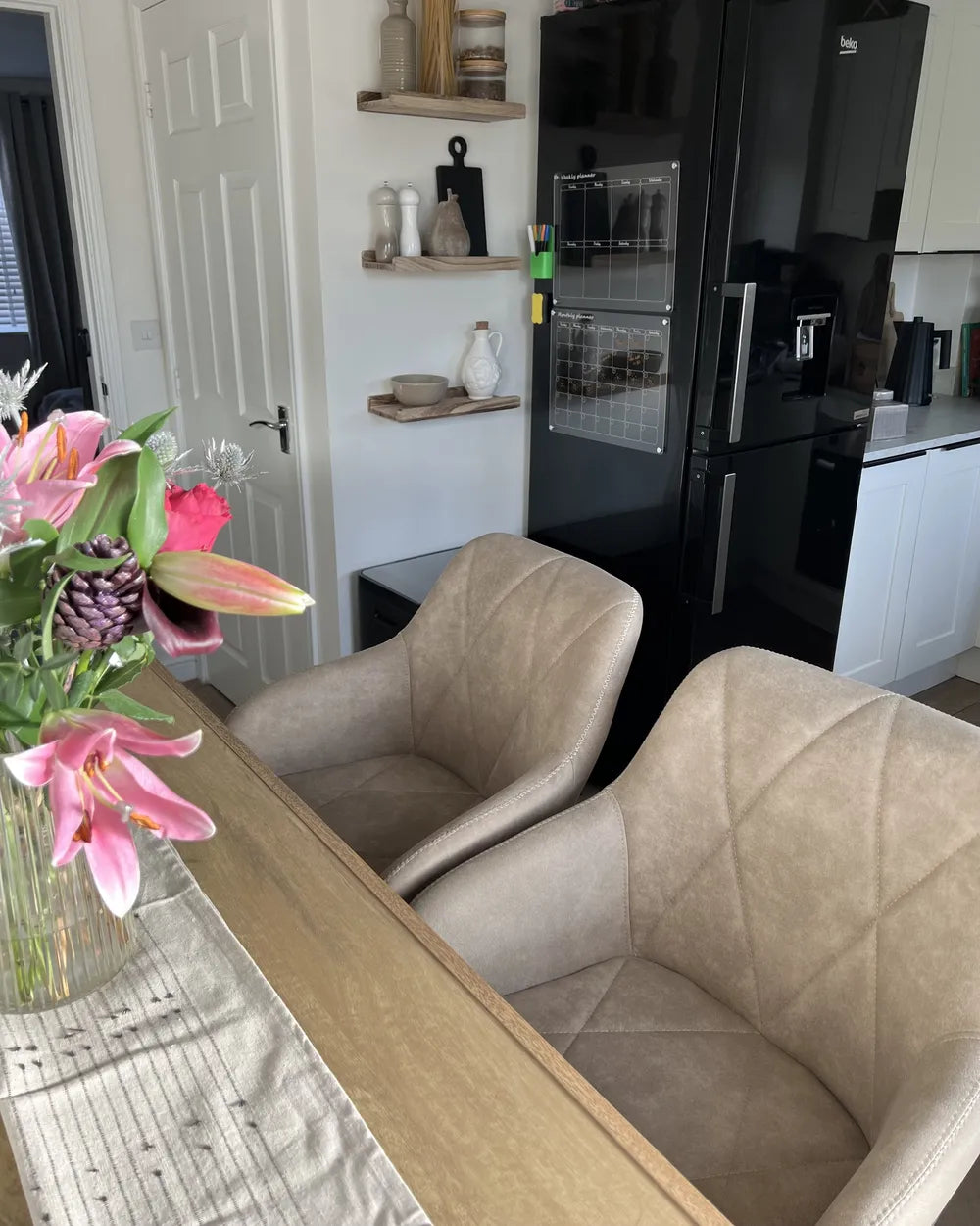 Set of 2 Bar Chairs Beige Solid Craftship Jarnio