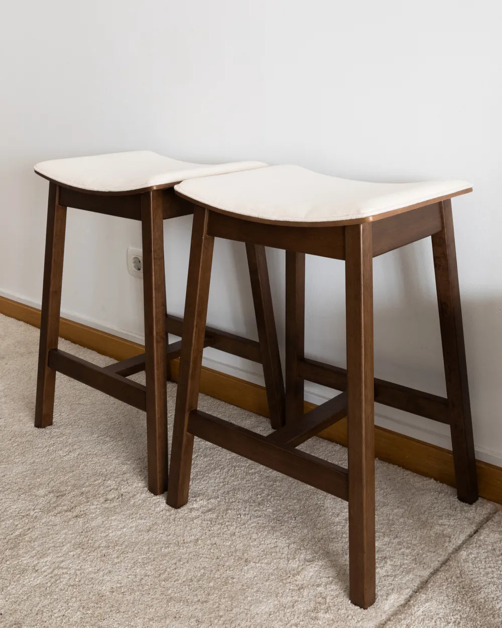 03/03/2026 Set of 2 Bar Stools Wood Off-White/ Dark Brown Upholstery Tendra