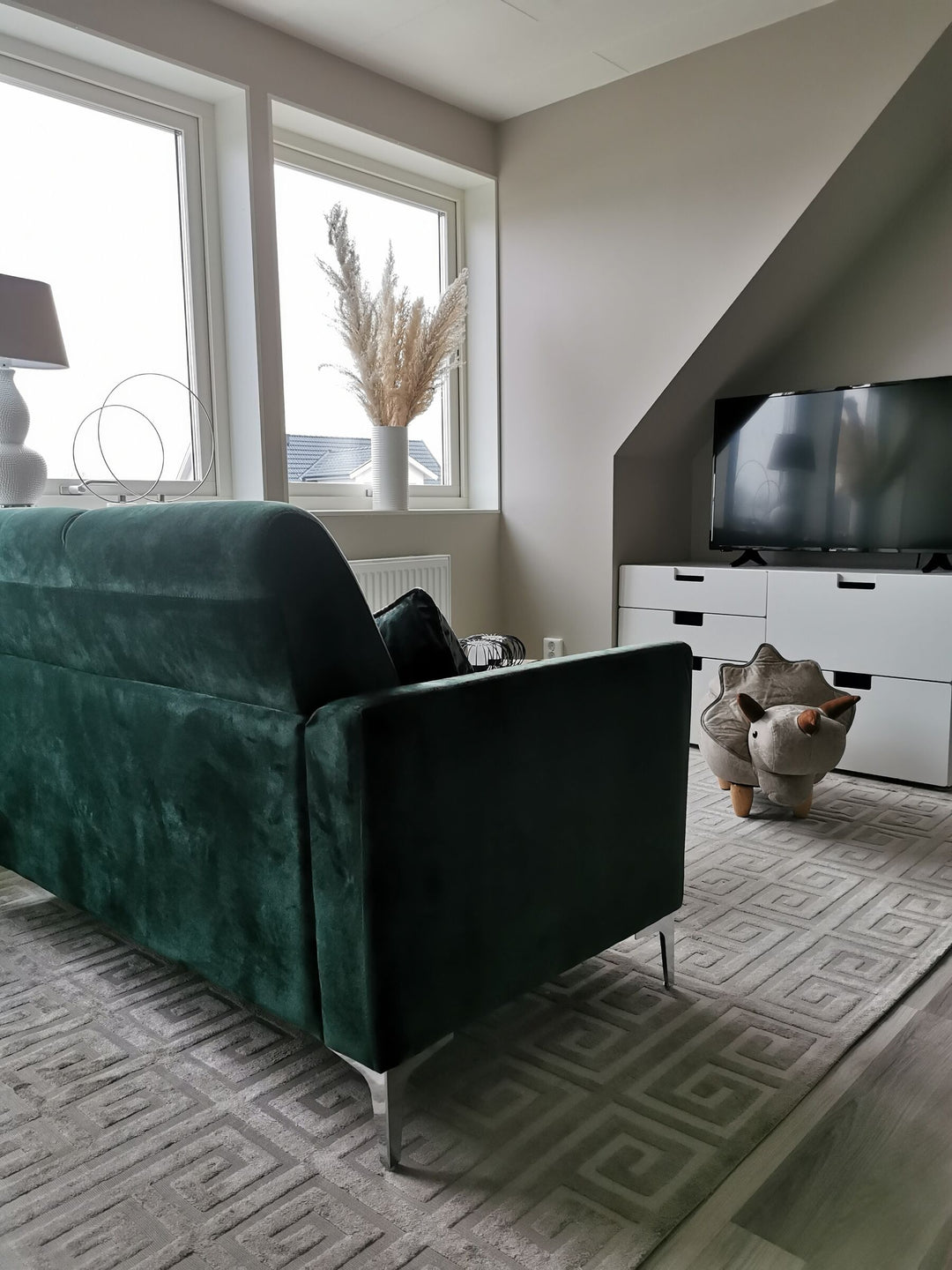 Fenes 2 Seater Velvet Sofa Green