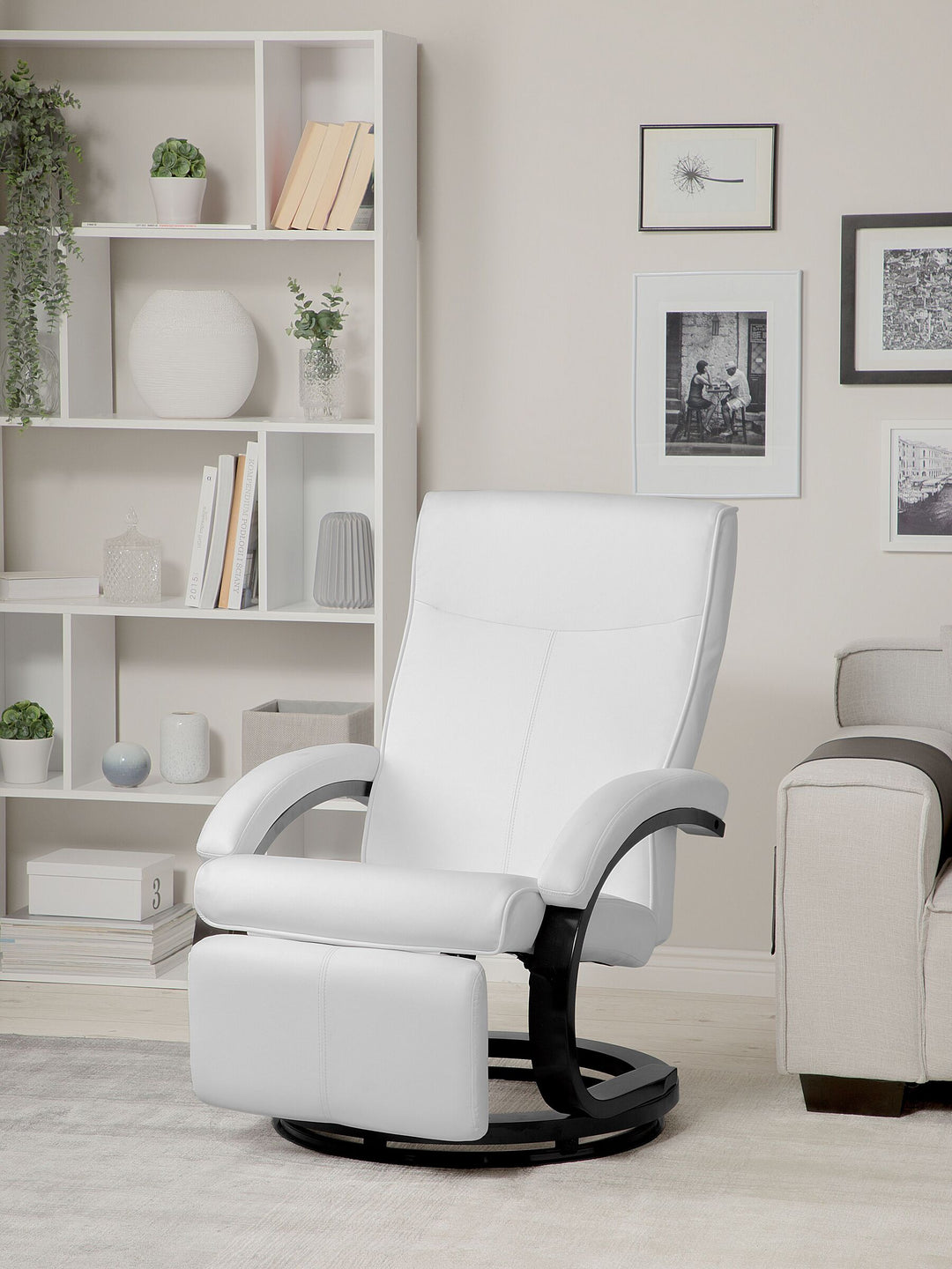 Might Armchair Faux Leather White