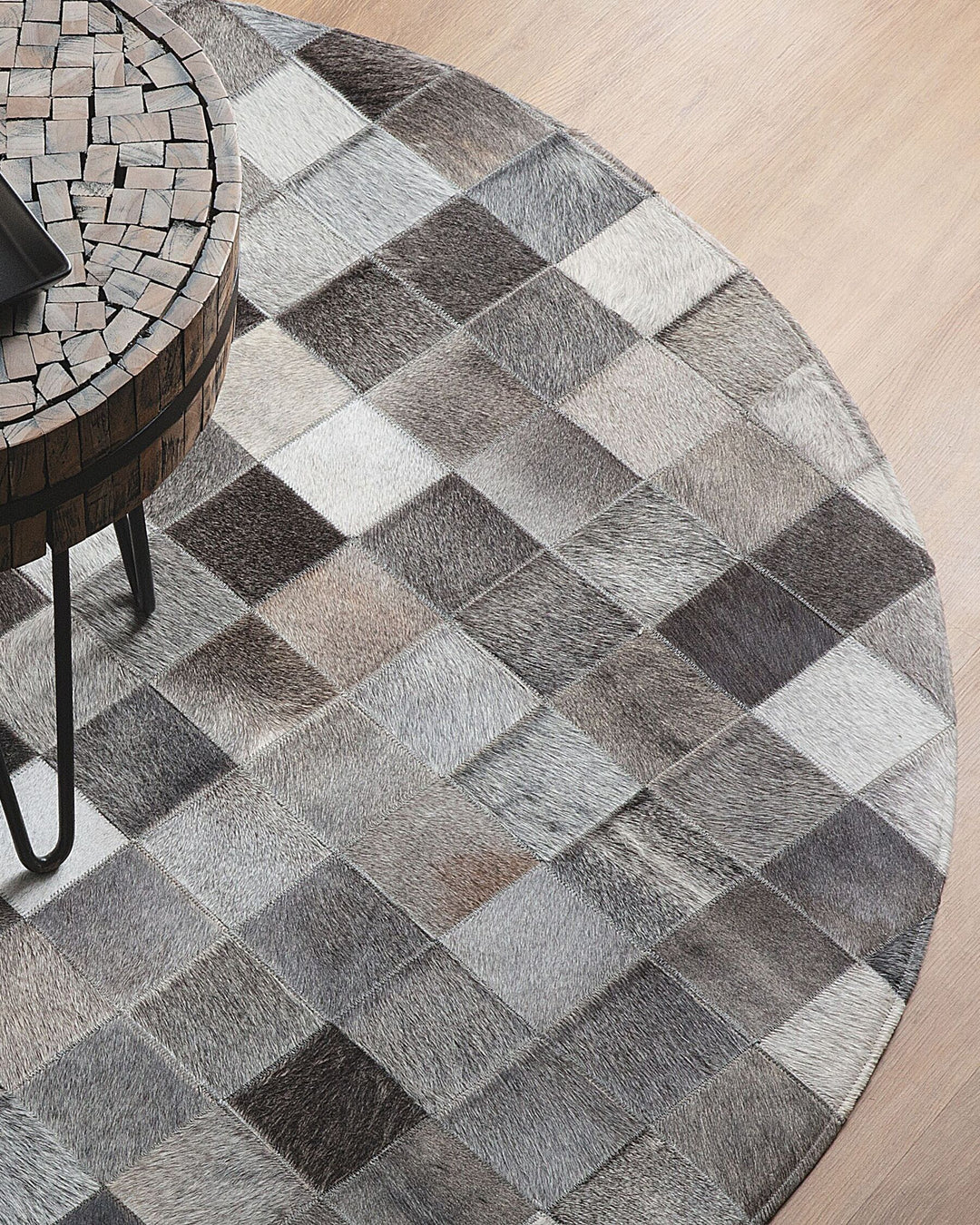 Bergama Round Cowhide Area Rug ⌀ 140 cm Grey