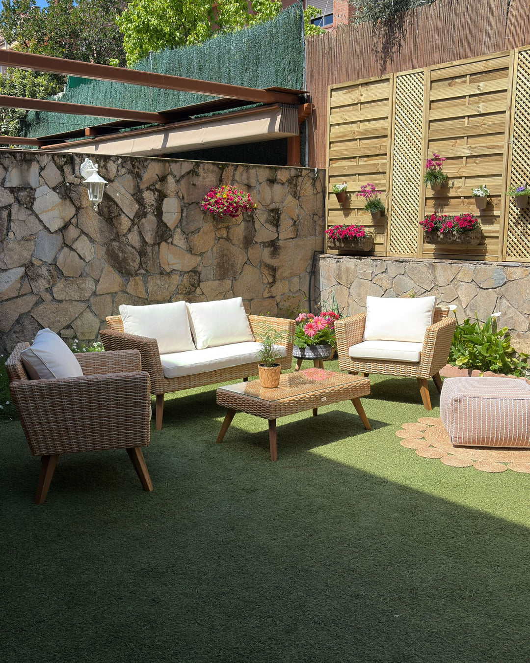 Vittoria Garden Lounge Set with Table 4 Seater PE Rattan Off-White