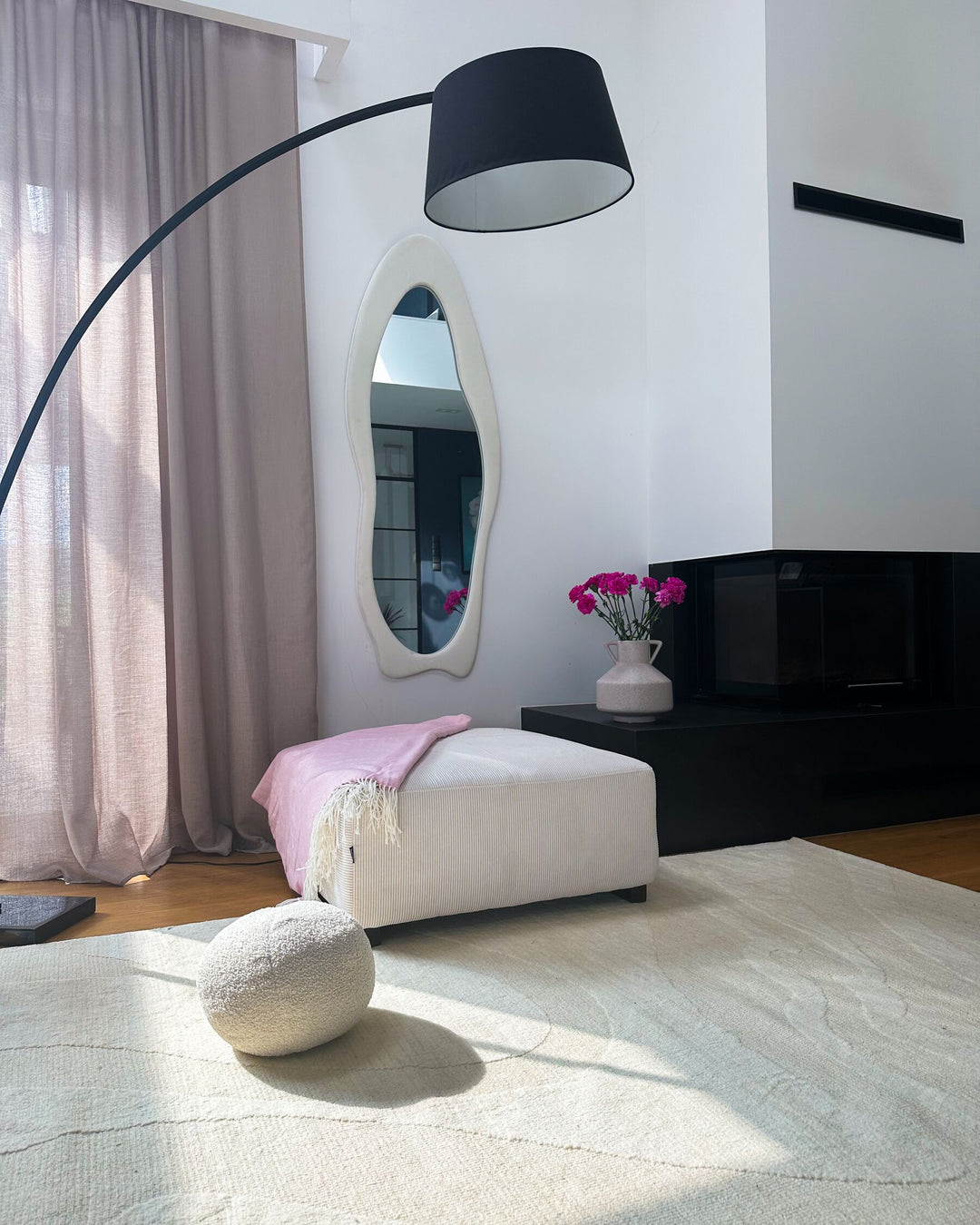 Reigny Wall Mirror Velvet White