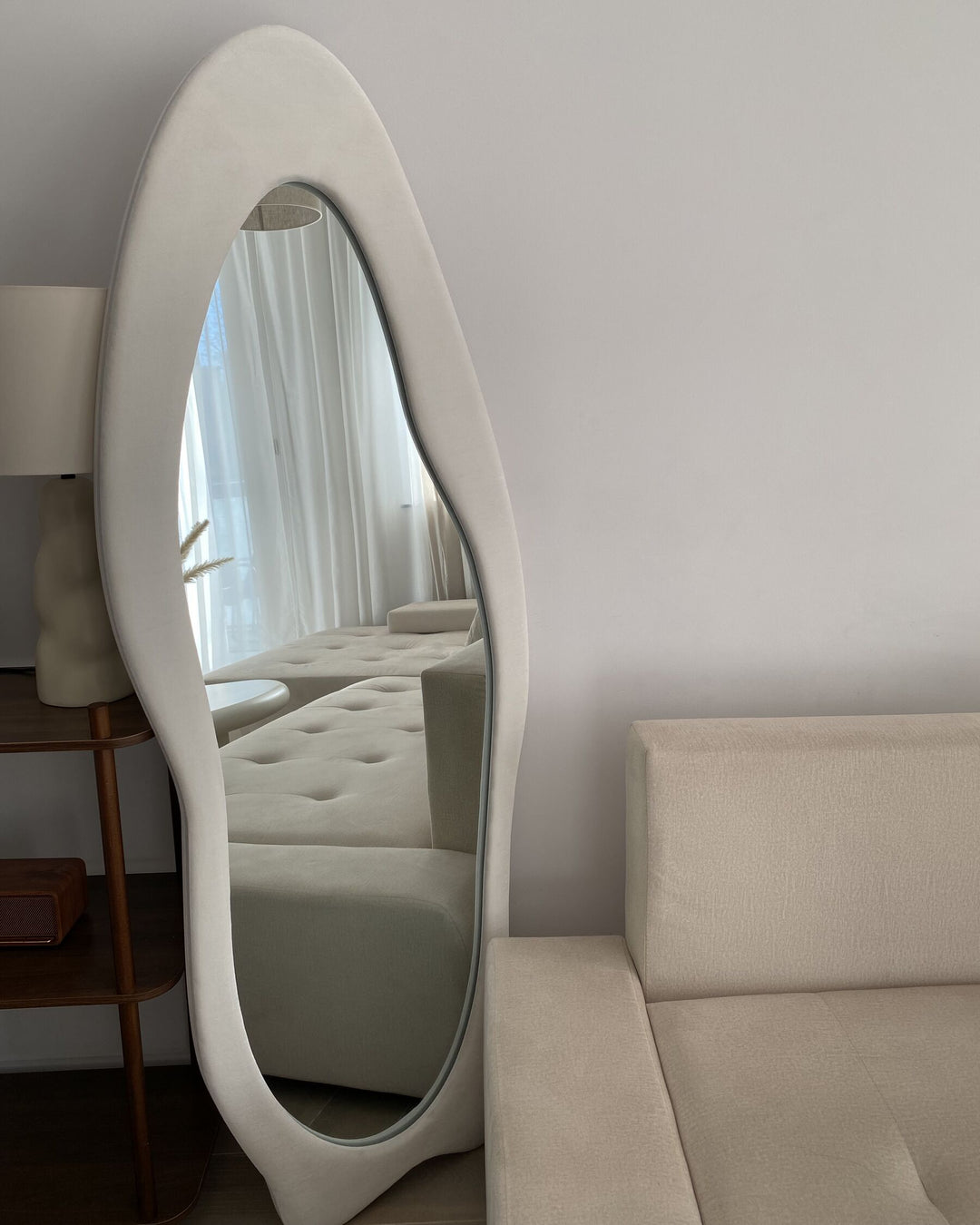 Reigny Wall Mirror Velvet White