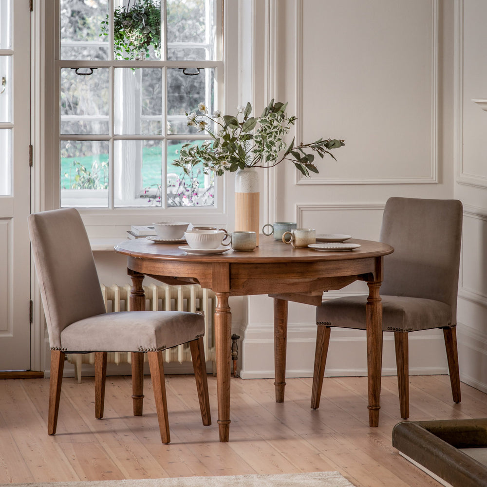 Highgrove Extending Round Table