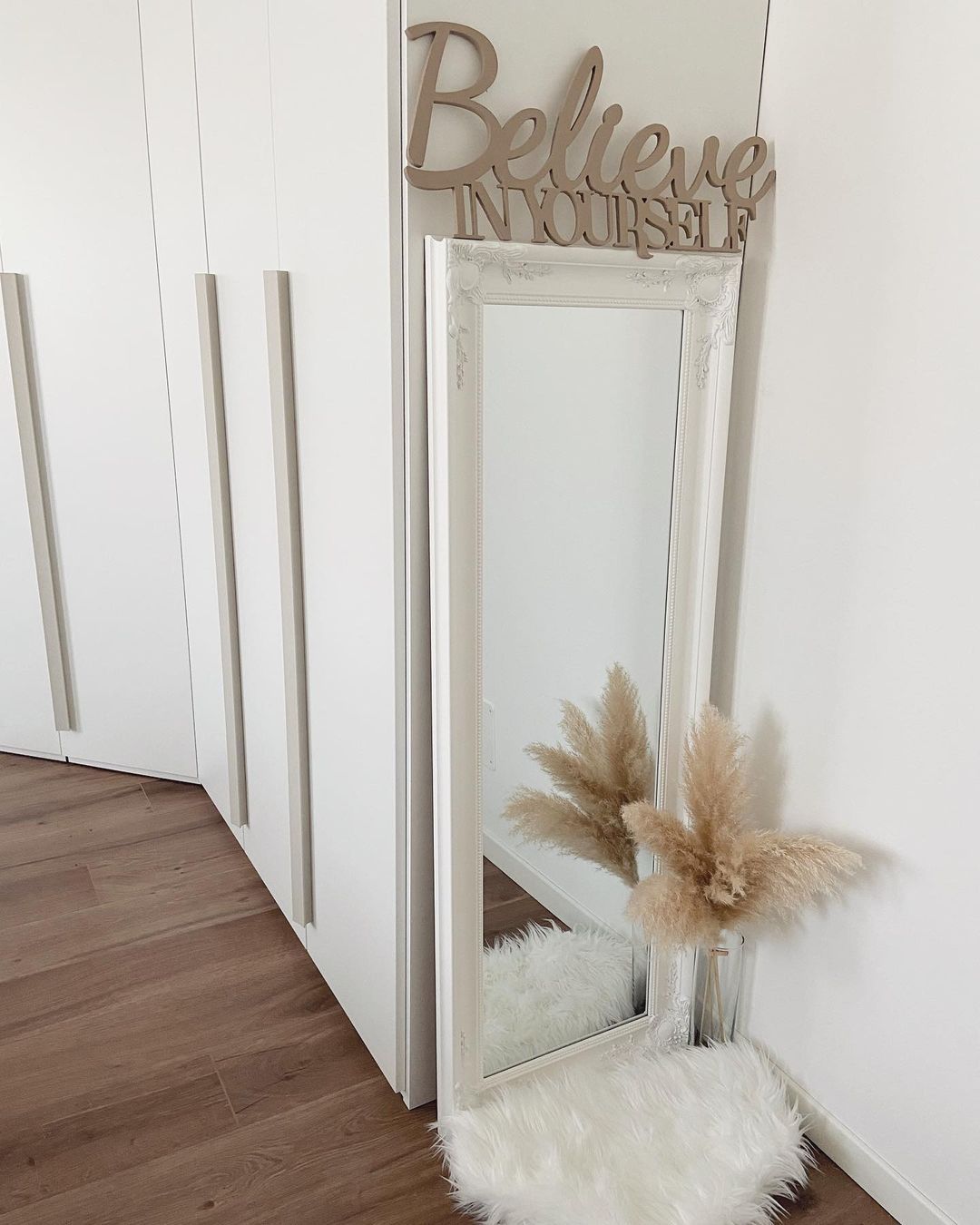 Vars Wall Mirror White