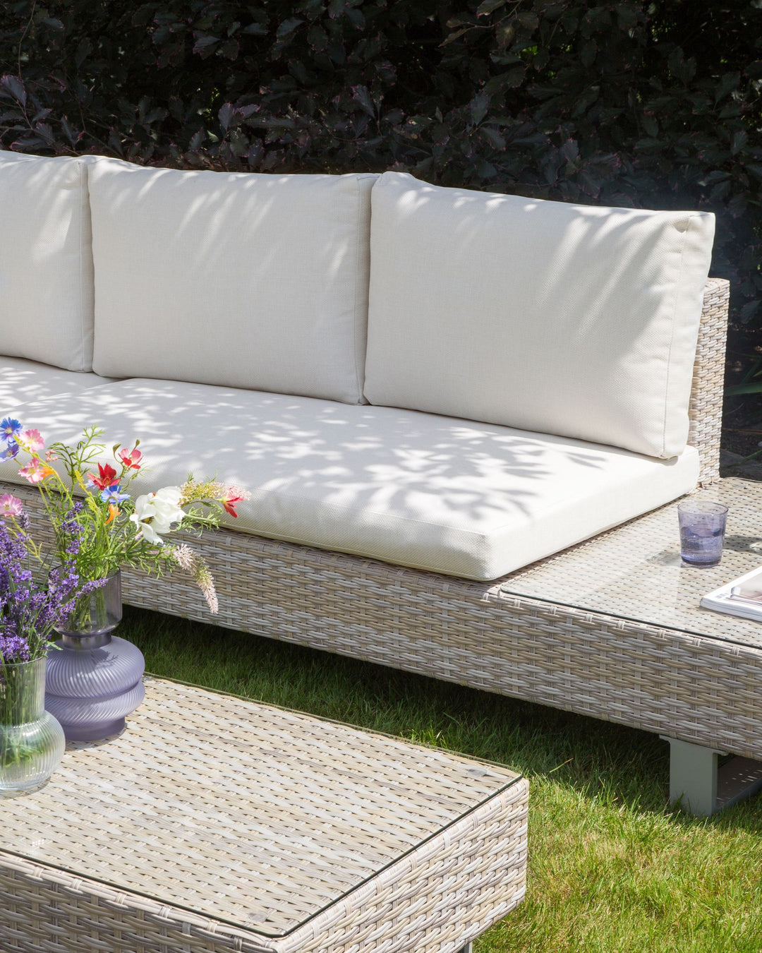 Lanciano Garden Corner Sofa with Table 5 Seater Right Hand PE Rattan Off-White