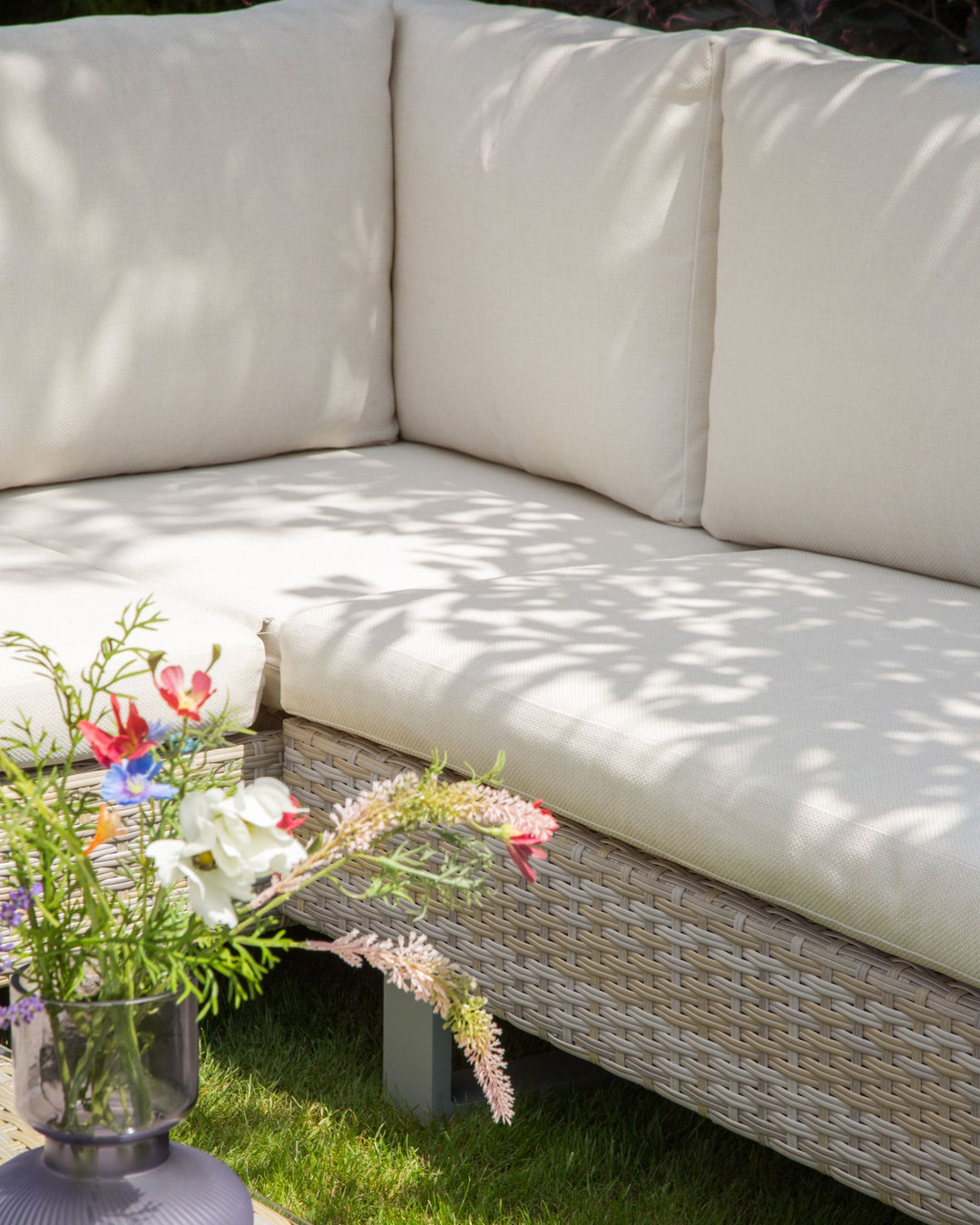 Lanciano Garden Corner Sofa with Table 5 Seater Right Hand PE Rattan Off-White