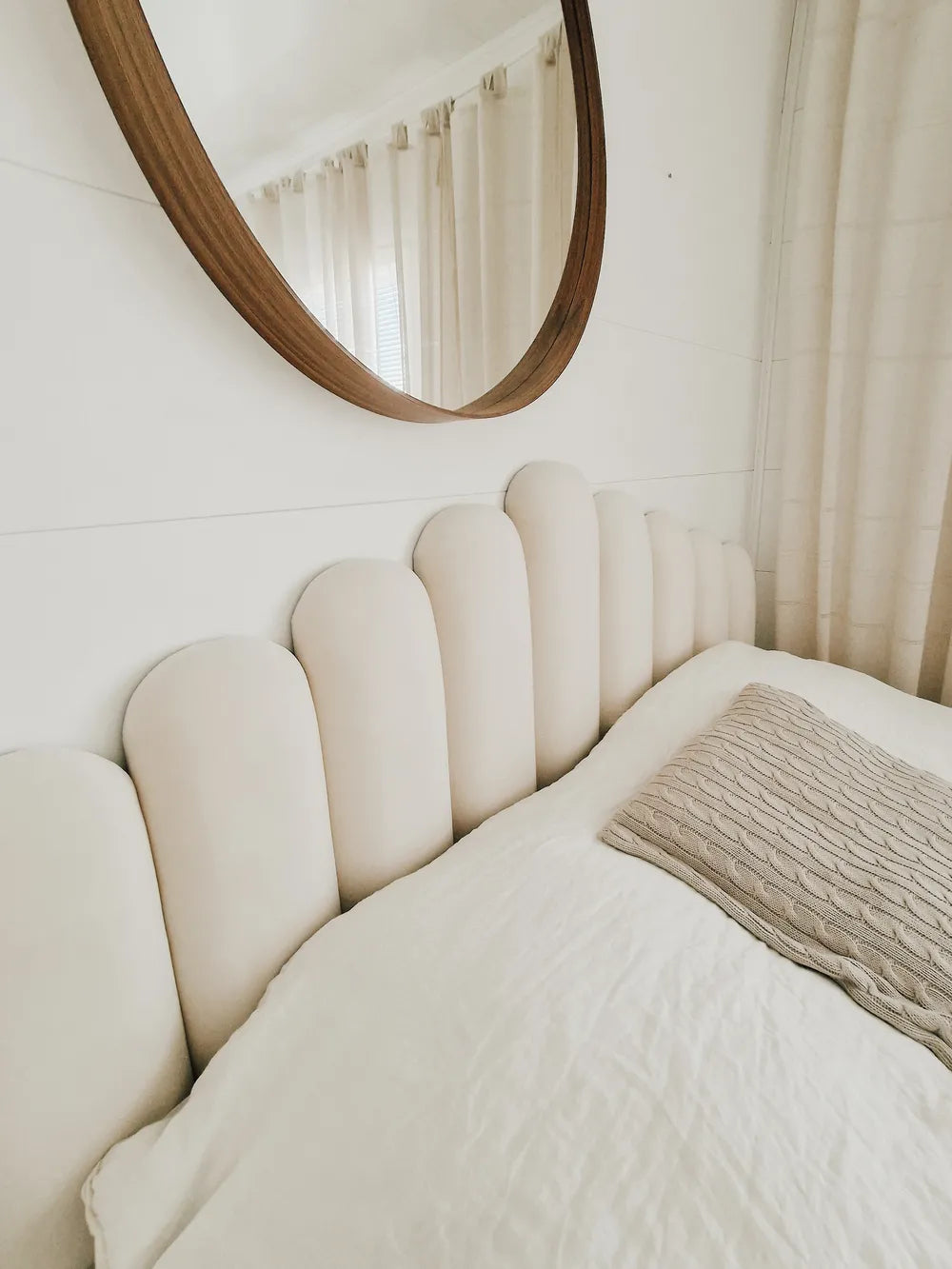 Ottoman Bed Velvet 180 x 200 cm (EU Super King) Off-White Stauton