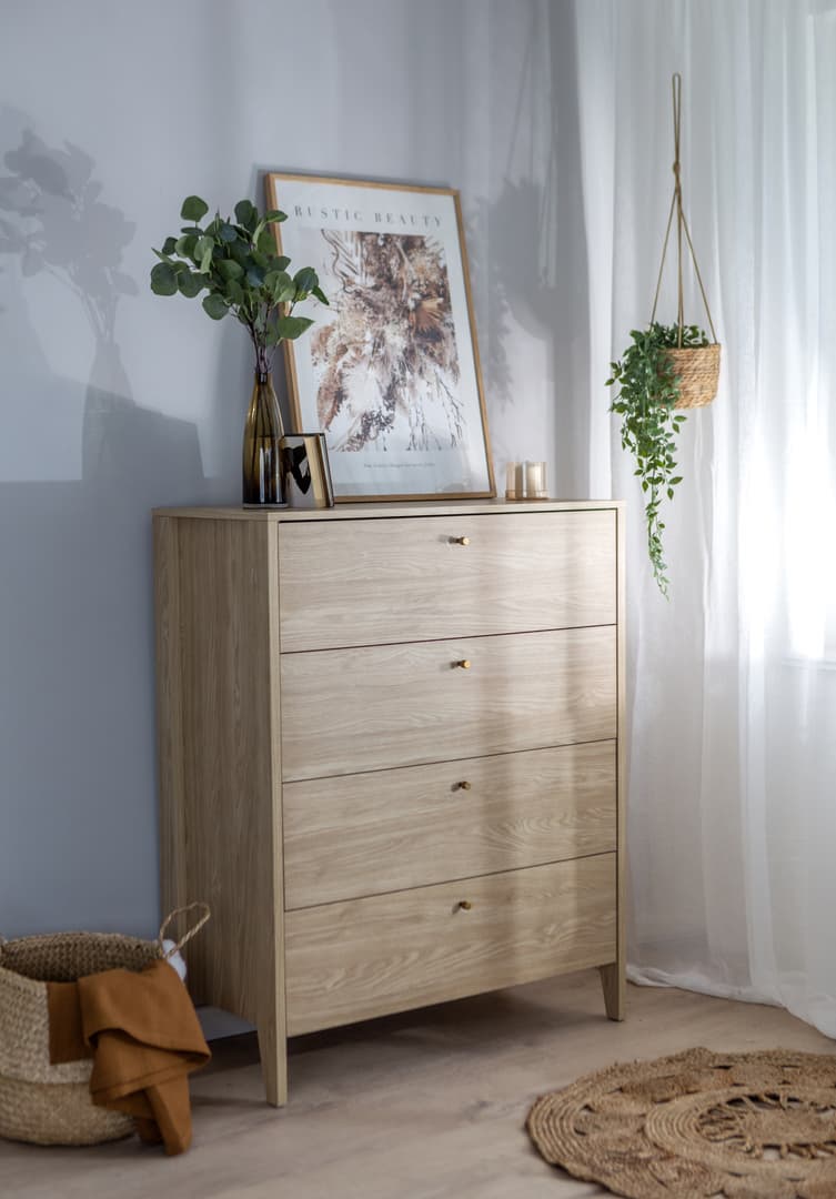 Cozy Modern Chest Of Drawers - Stylish Bedroom Storage Solution with Four Generous Drawers