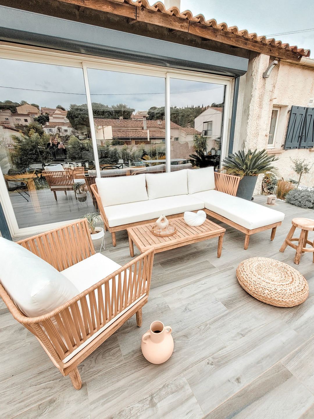 Cremona Garden Lounge Set with Table 4 Seate Right Hand Acacia Wood Off-White