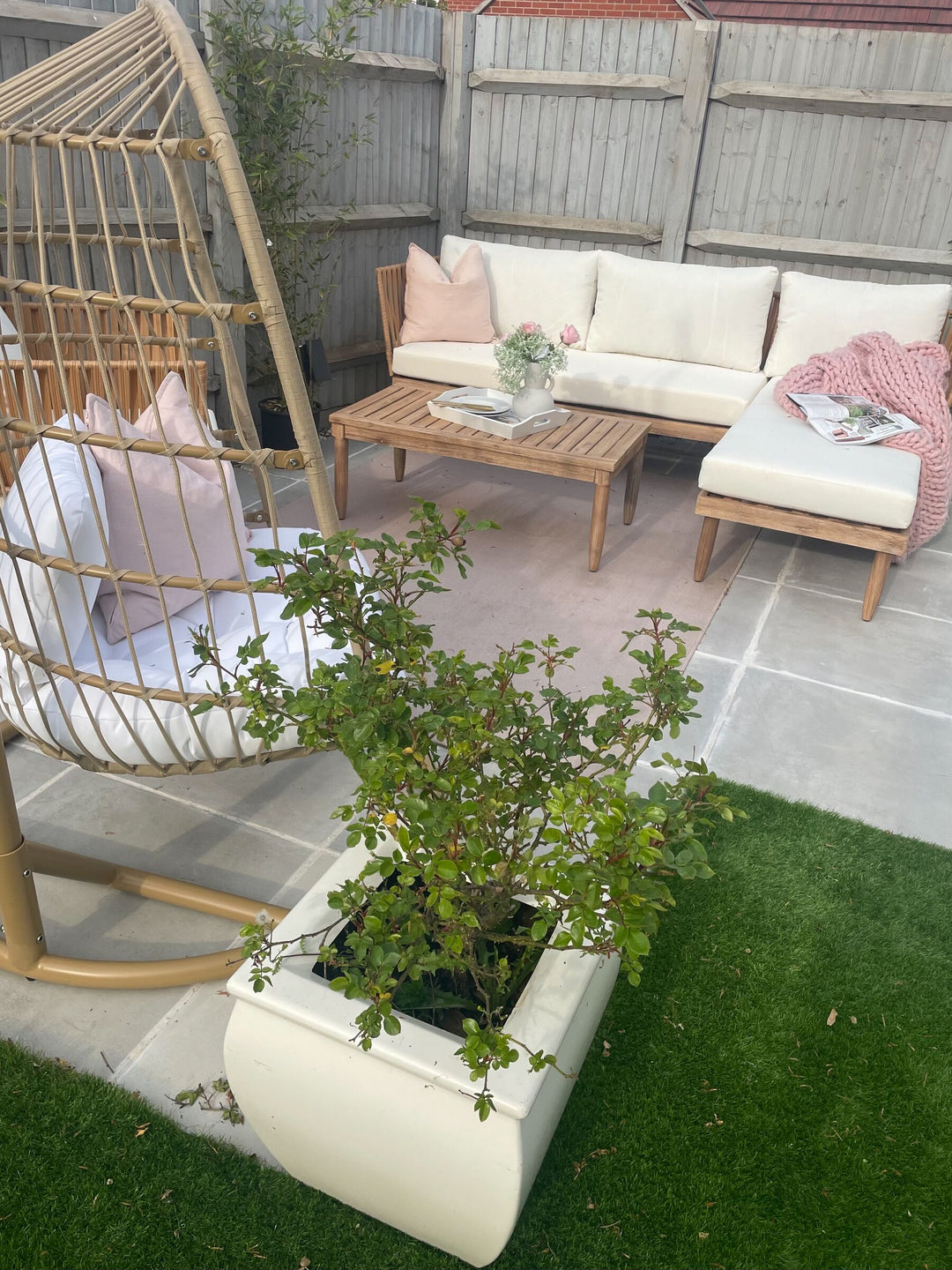 Cremona Garden Lounge Set with Table 4 Seate Right Hand Acacia Wood Off-White
