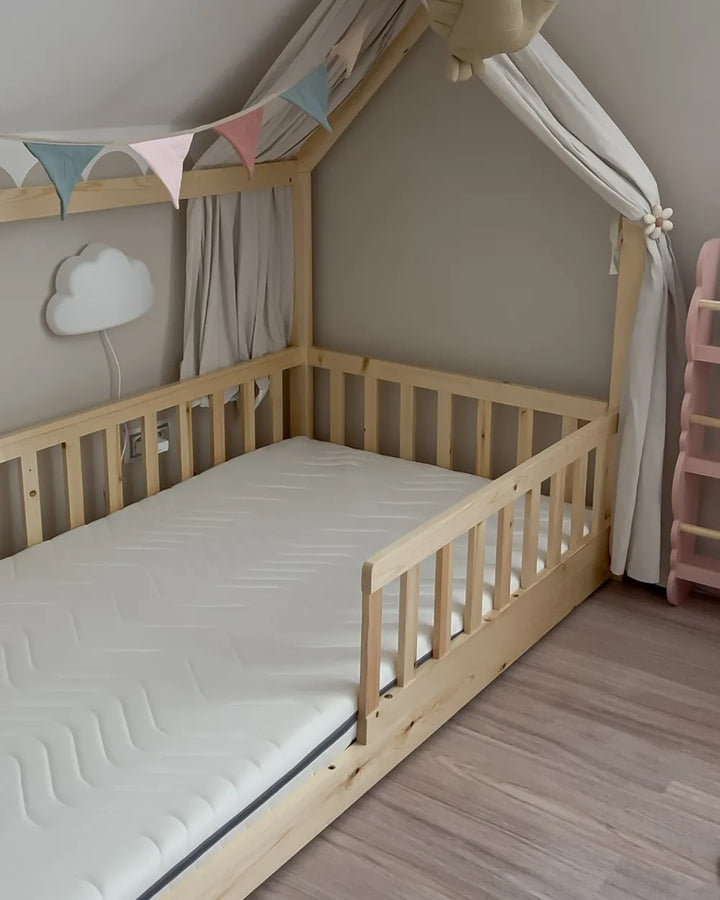 Kids Bed House Pine Wood 90 x 200 cm (EU Single) Light Brown Casandra