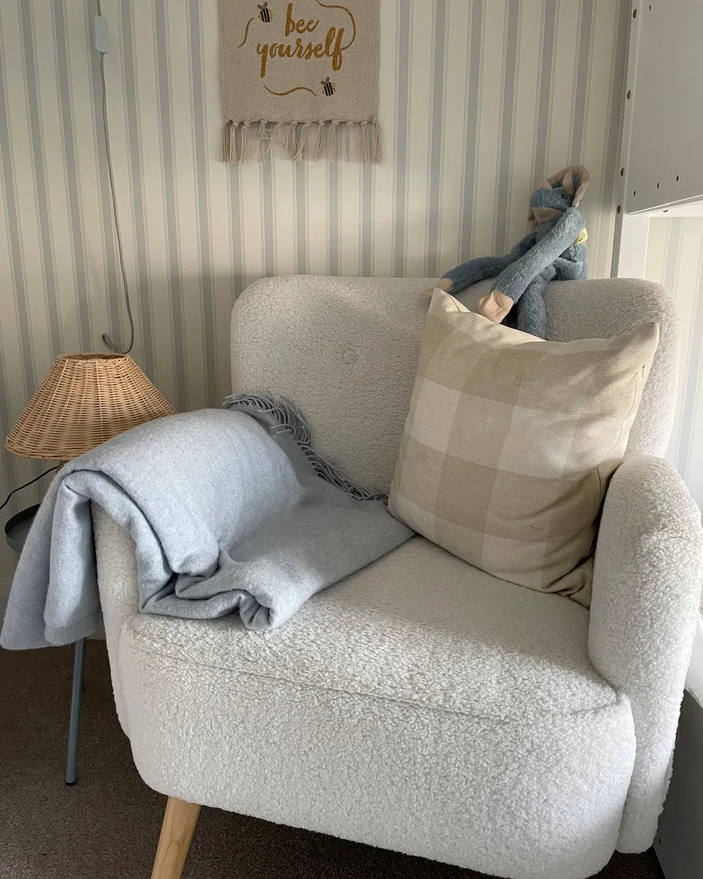 Armchair with Footstool Boucle White Tybias