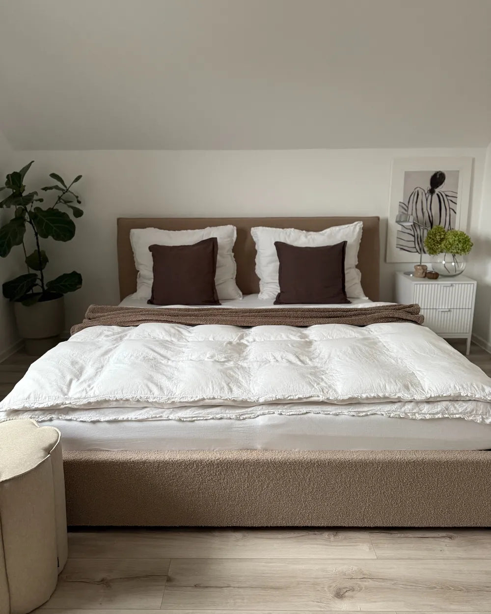 Ottoman Bed Boucle 180 x 200 cm (EU Super King) Taupe Ameire