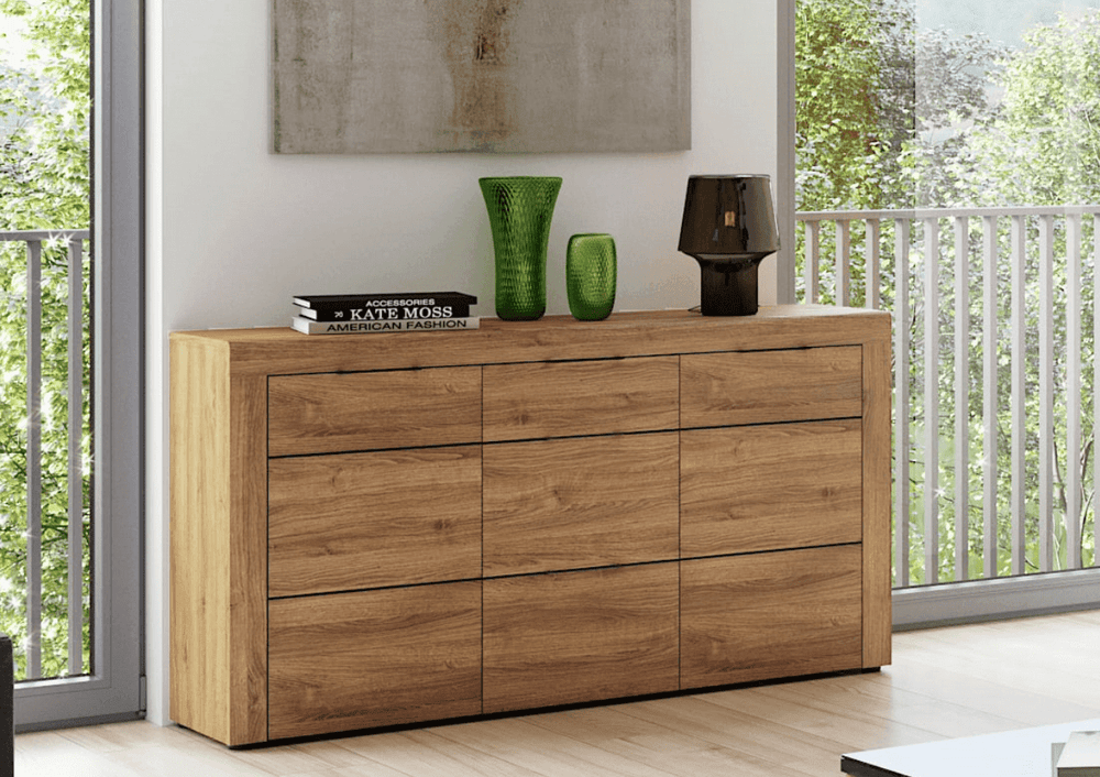Large oak effect sideboard with 3 drawers and 2 cupboards