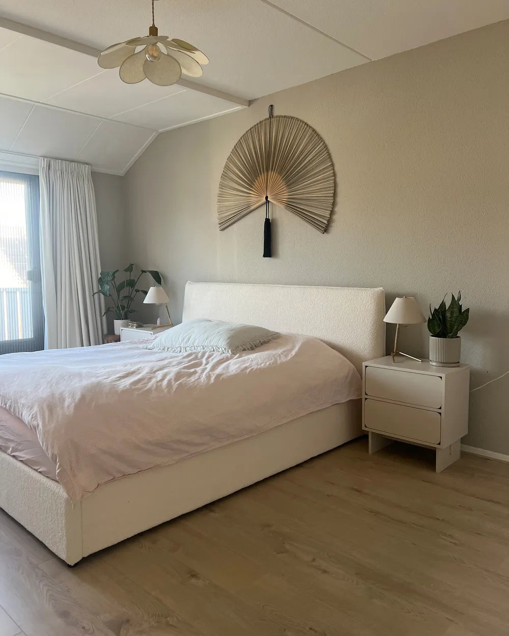 Ottoman Bed Boucle 180 x 200 cm (EU Super King) Off-White Ameire