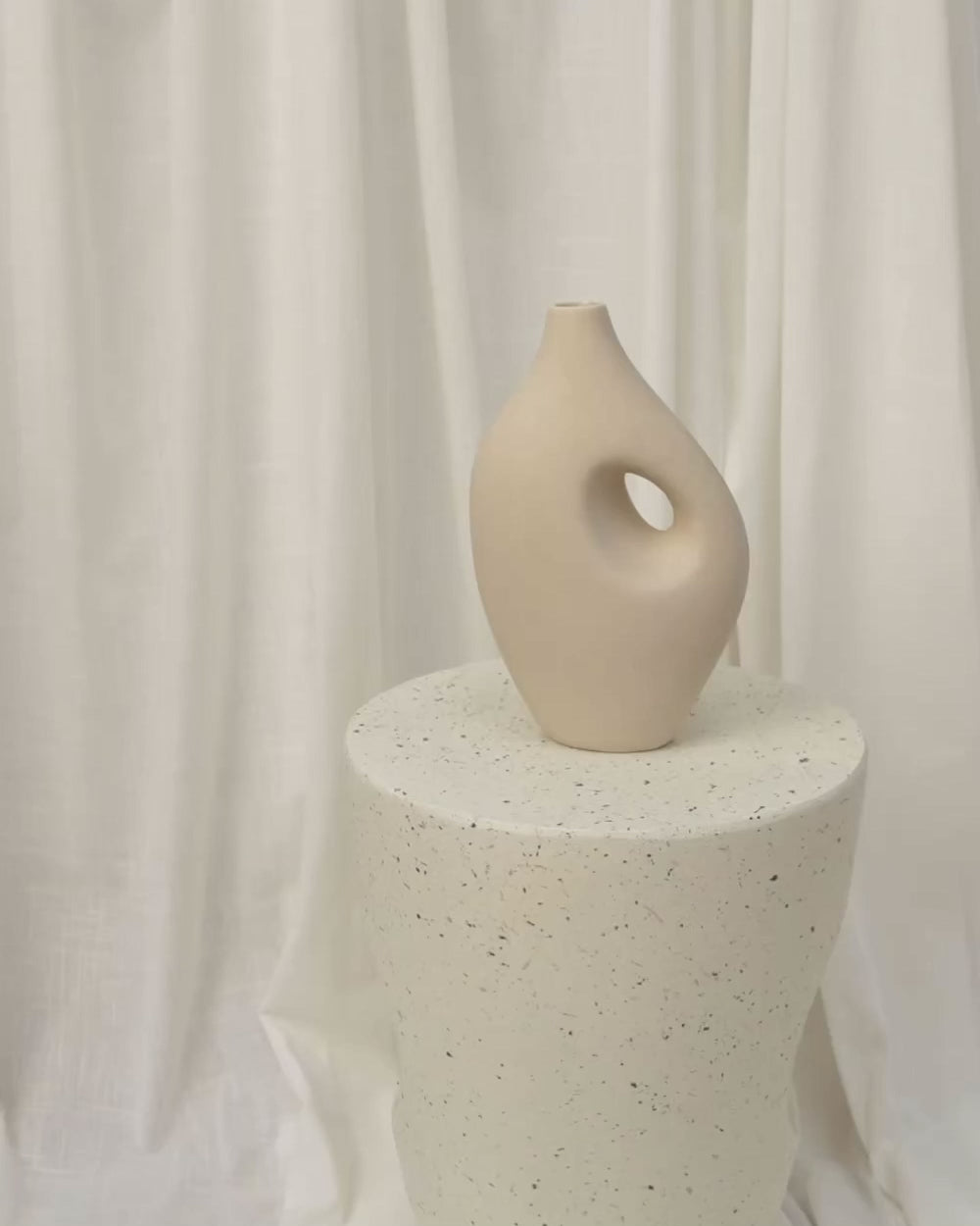 Komotini Flower Vase Ceramic 32 cm Off-White