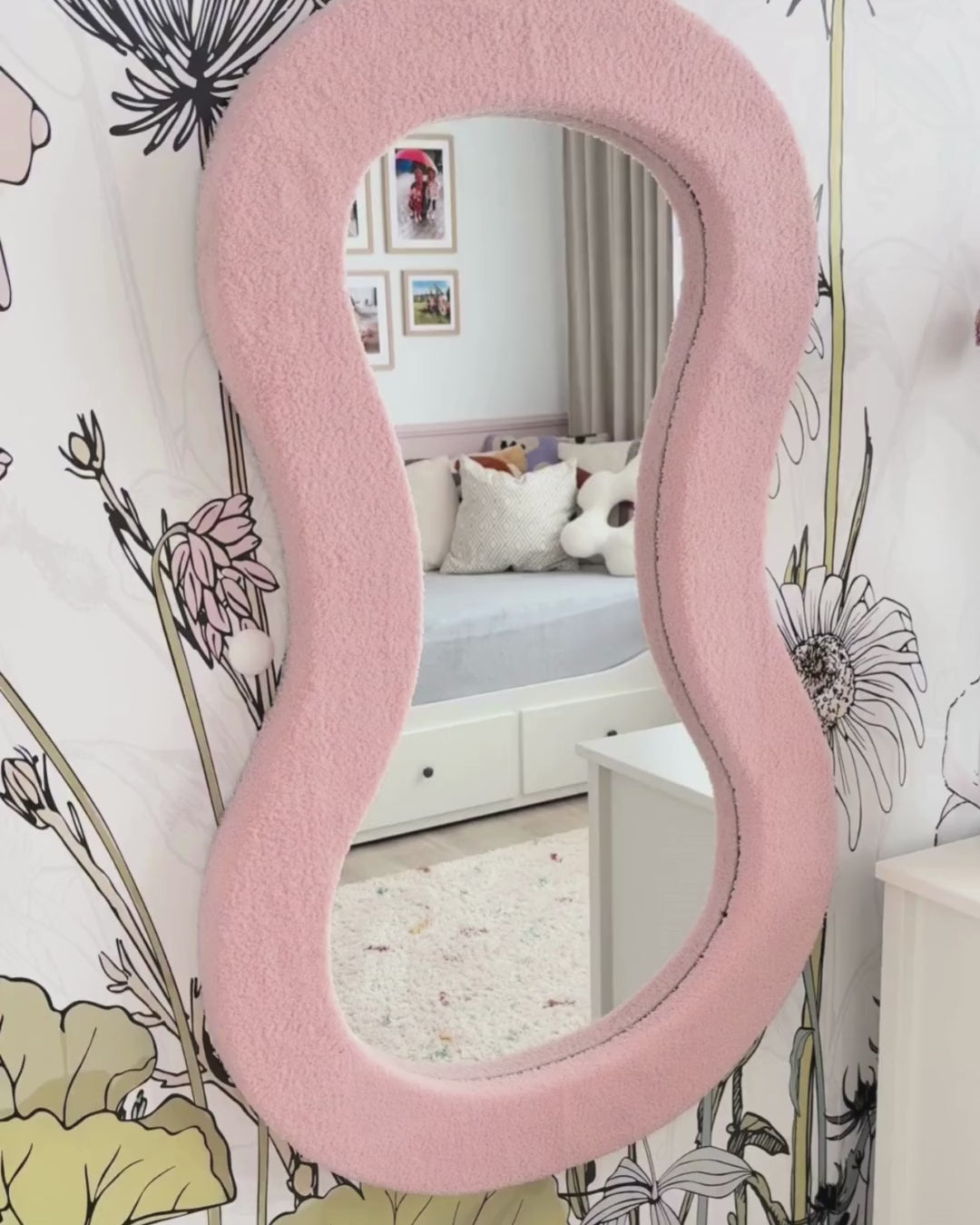 Wall Mirror Planchez Boucle Pink