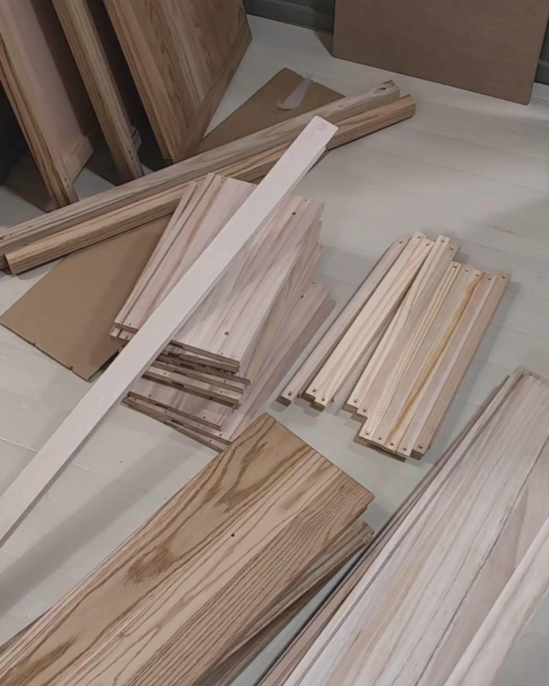 5 Drawer Chest Sassafras Wood Brown Ebern 85cm | Classic Design