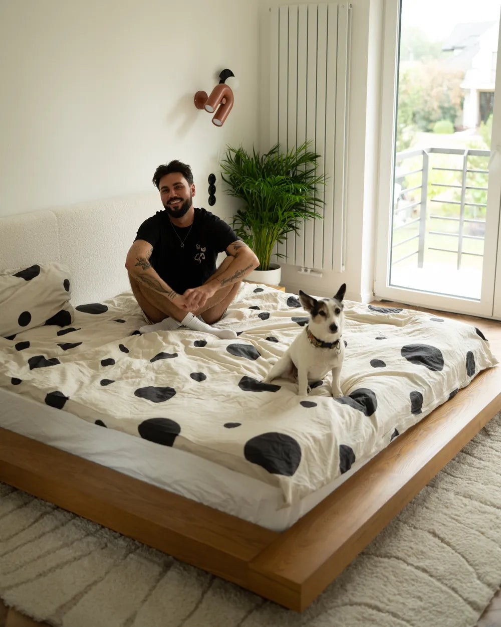 Bed with LED Boucle 180 x 200 cm (EU Super King) Natural Ash Wood Olivia