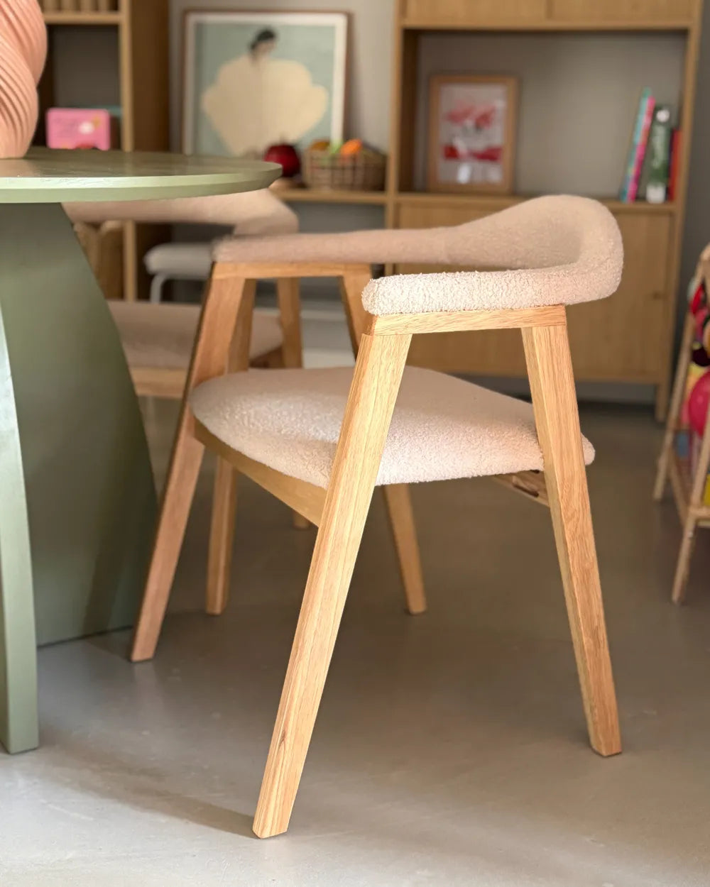 Set of 2 Dining Chairs Wood Light Brown Tippy