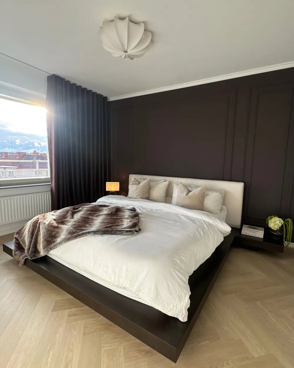 Bed Boucle 180 x 200 cm (EU Super King) Dark Ash Wood Olivia