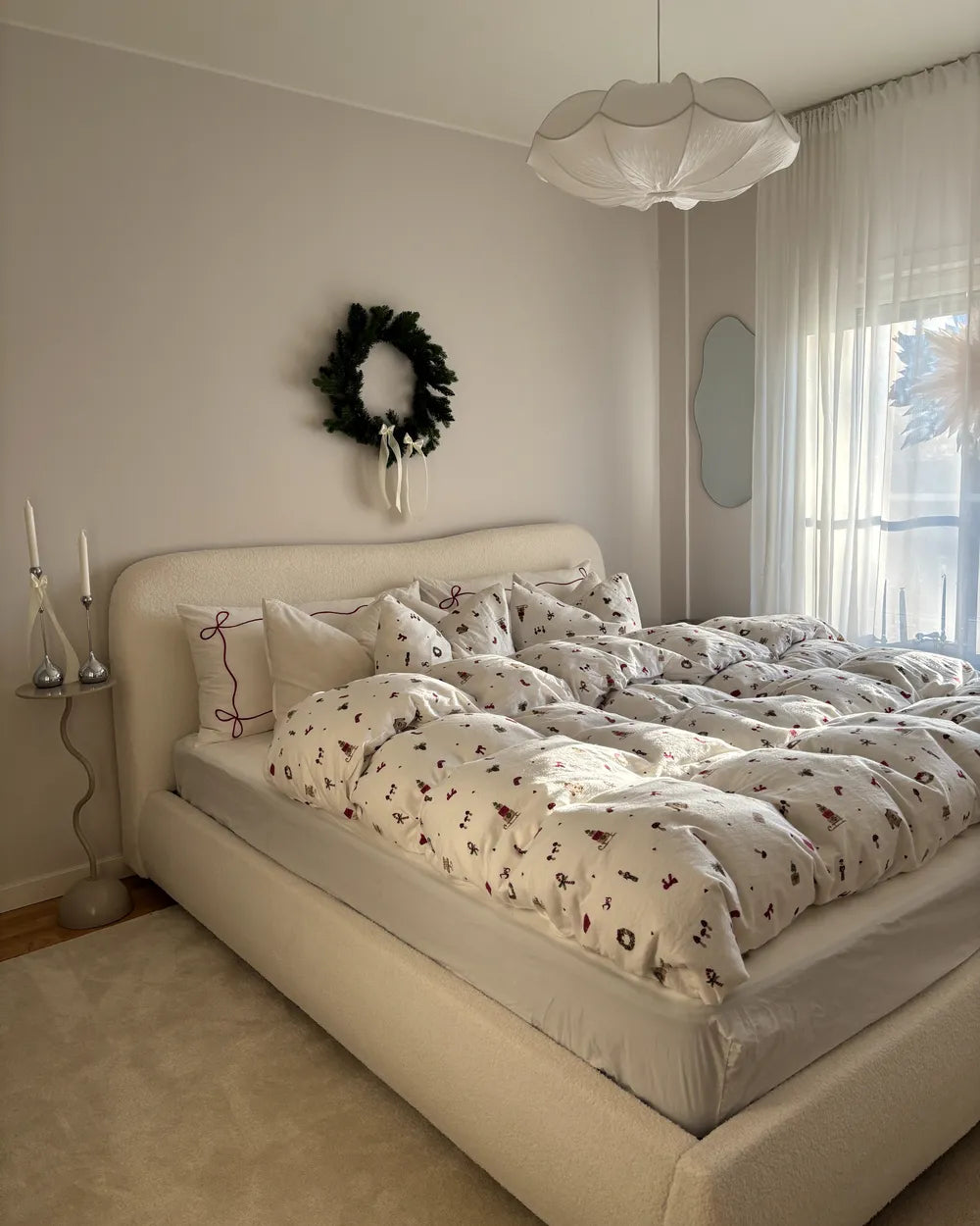 Ottoman Bed Boucle 180 x 200 cm (EU Super King) Off-White Lorelai