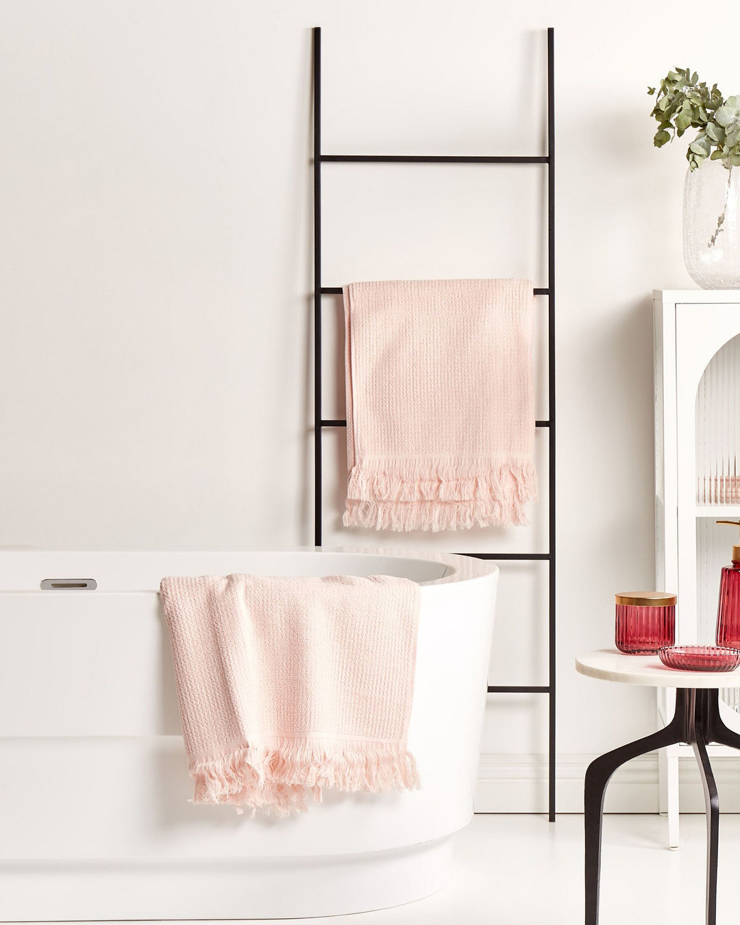 Freestanding Bath 1700 x 800 mm White Ovalle