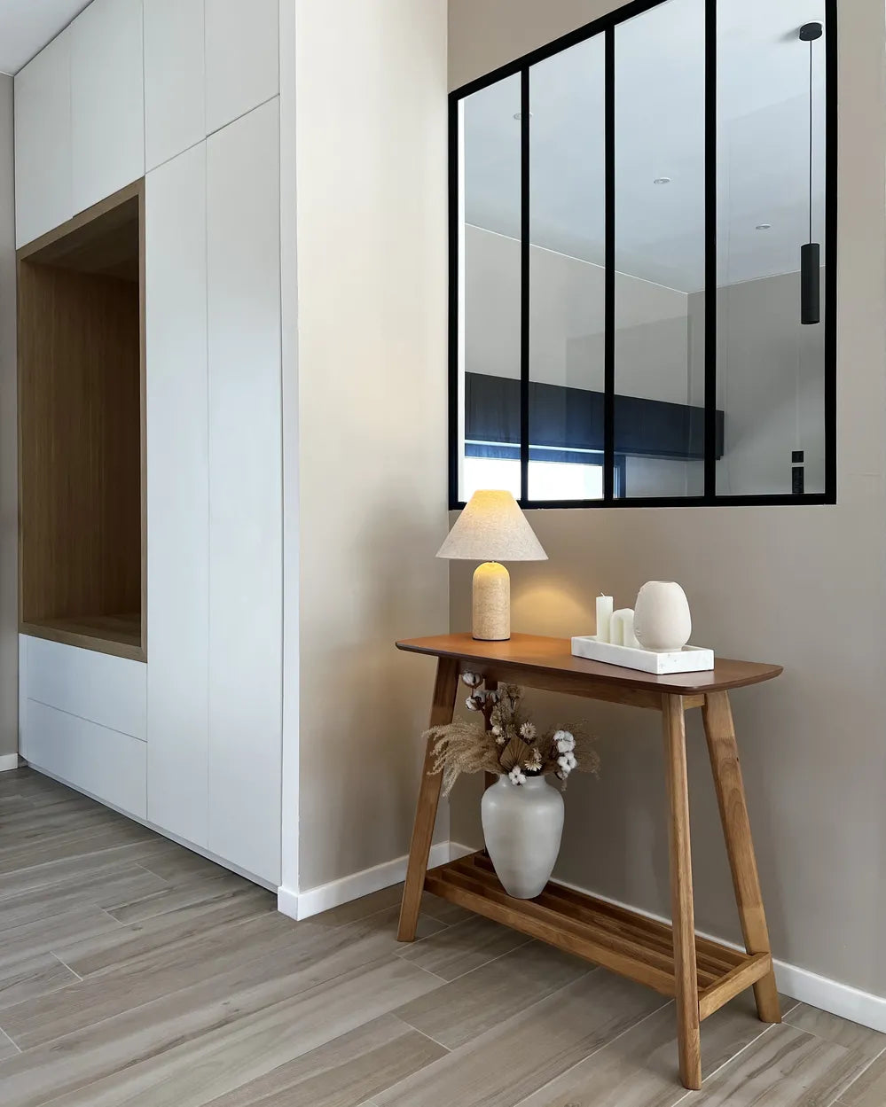 Console Table Light Brown Decorative Yet Functional Xelaro