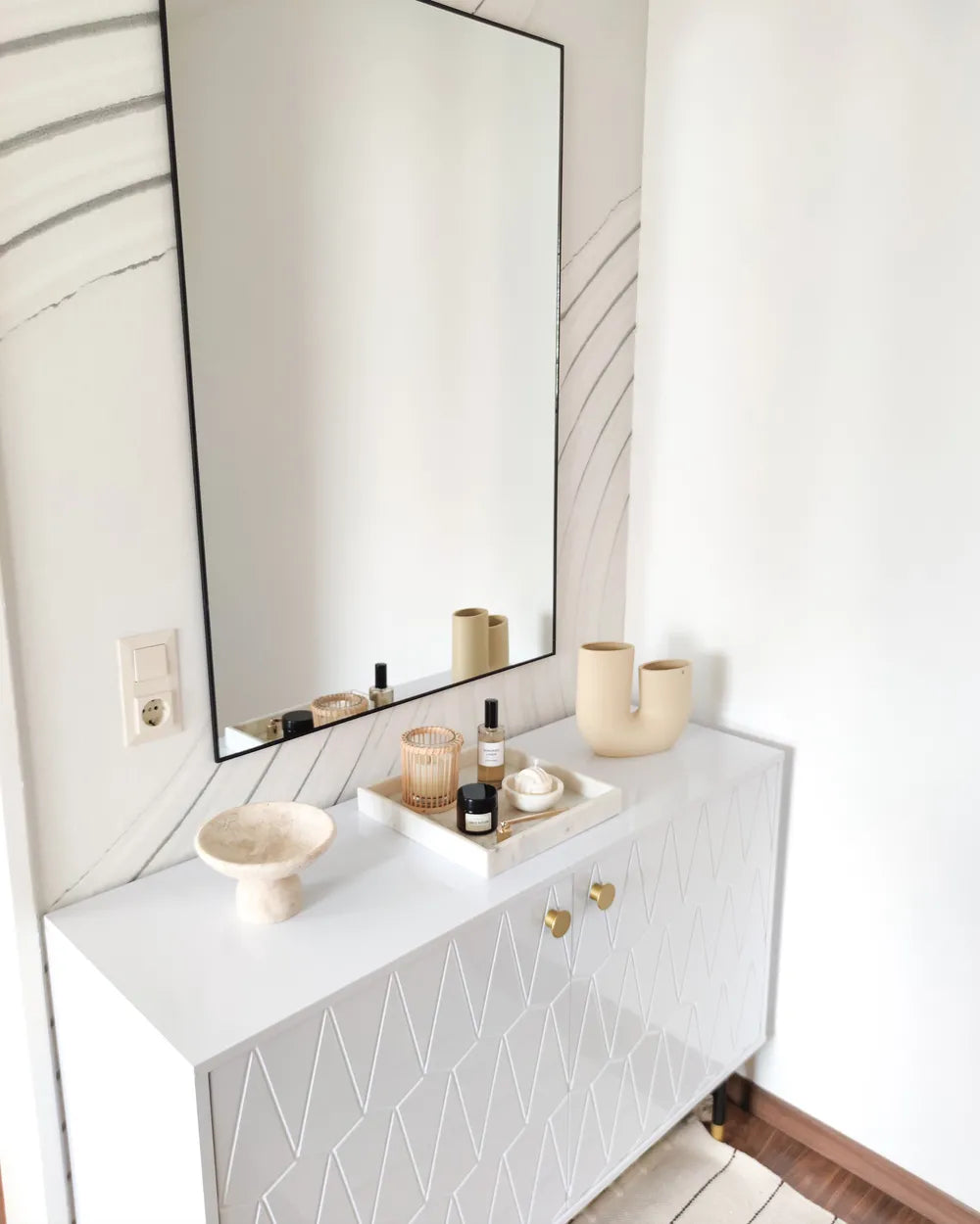Cabinet White Polly