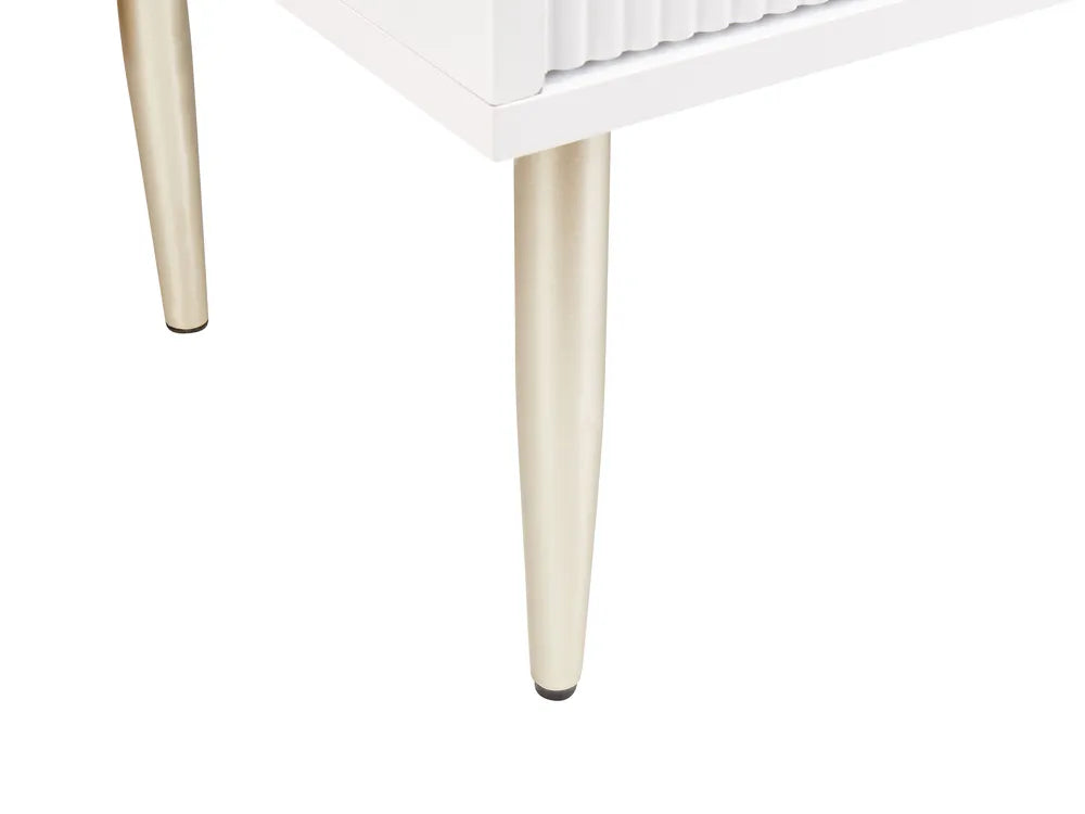 6 Drawer Chest White Functional and Capacious Fervor