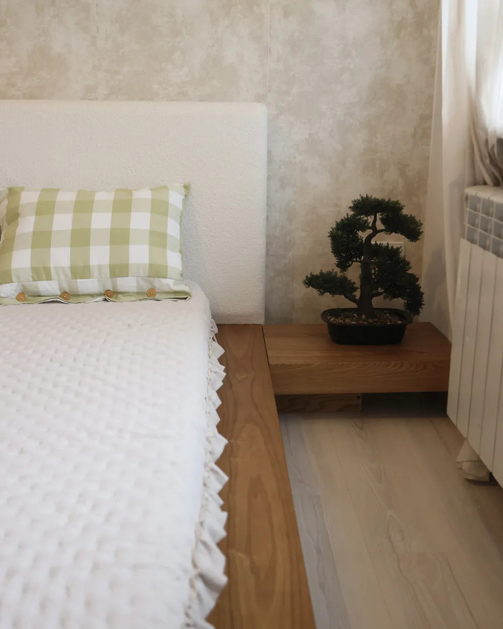 Bed with LED Boucle 180 x 200 cm (EU Super King) Natural Ash Wood Olivia