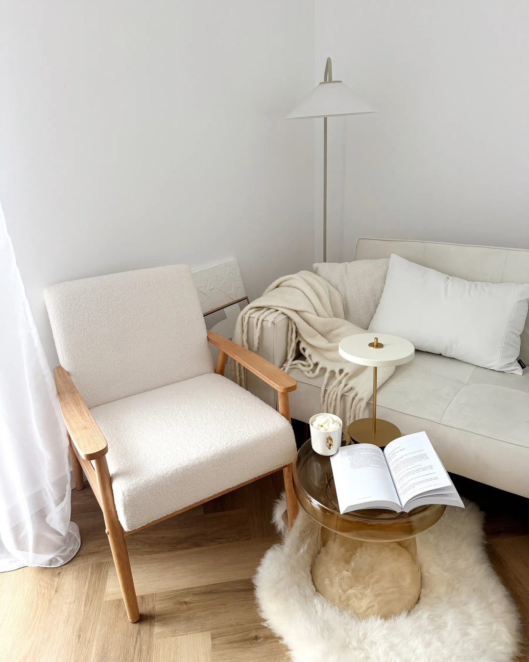 Armchair Boucle Off-White/ Light Brown Dartez