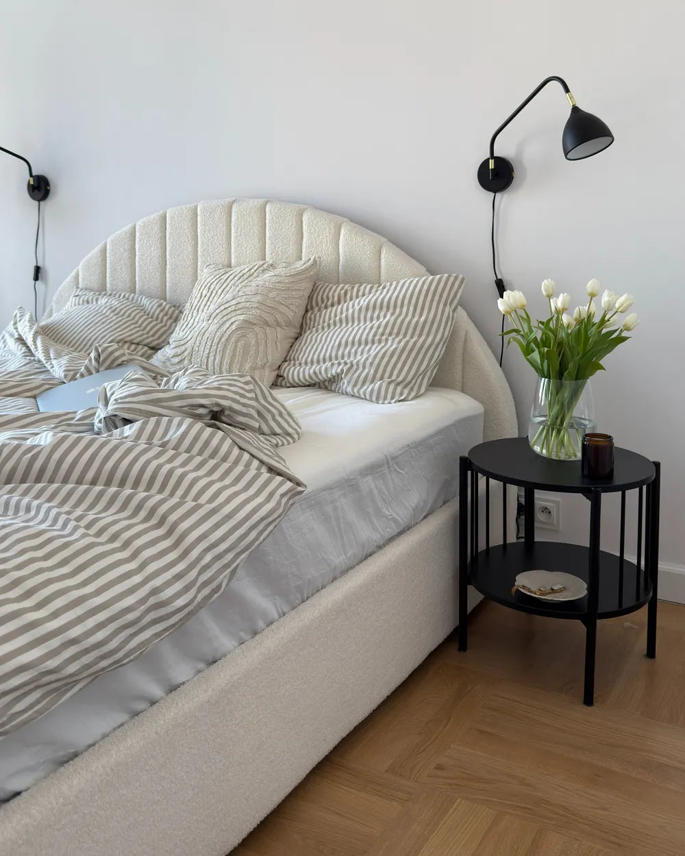 Ottoman Bed Boucle 180 x 200 cm (EU Super King) Off-White Blake