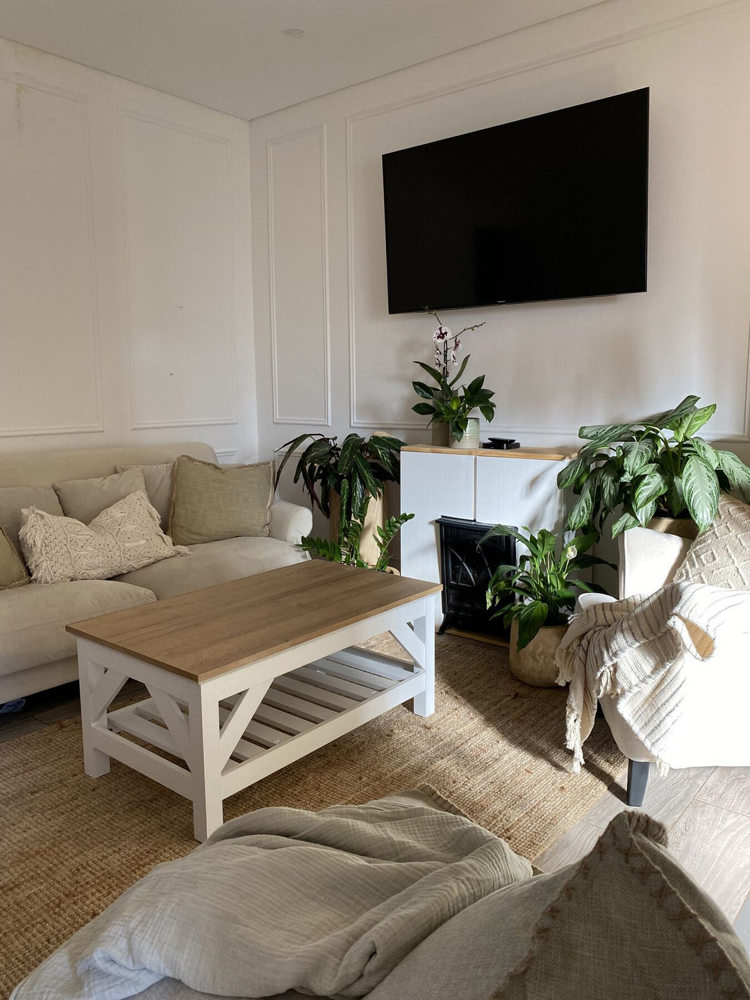 Amethy Coffee Table with Shelf White and Light Wood