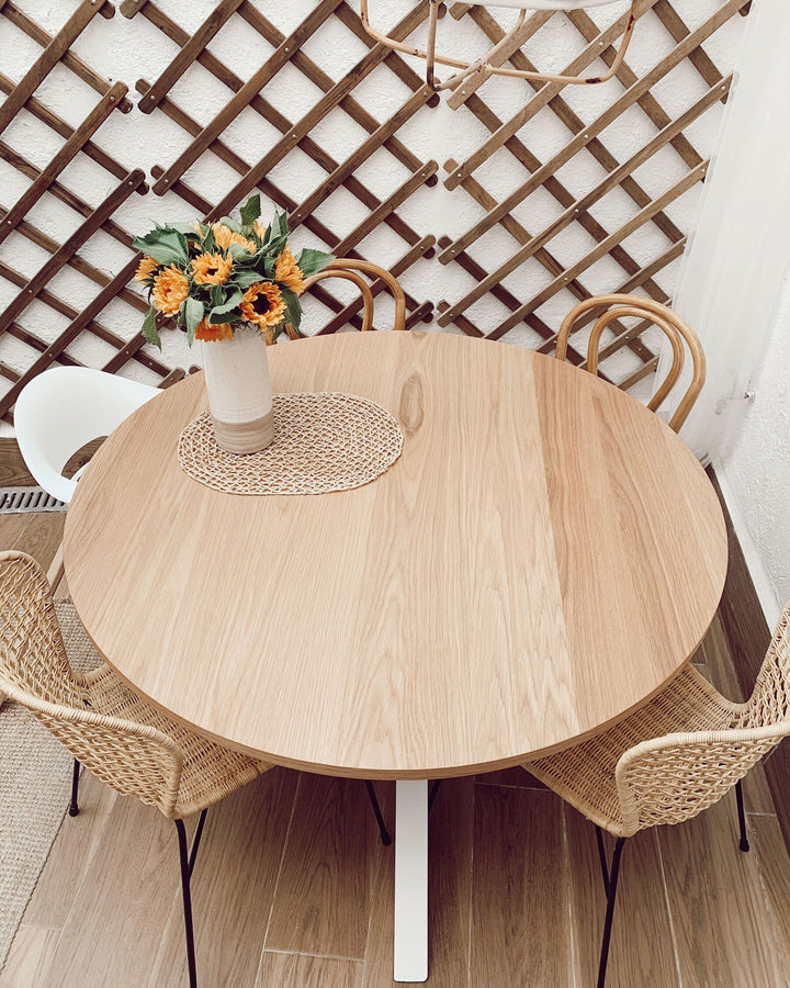 Round Dining Table ⌀ 120 cm Light Wood with White Jacksonville