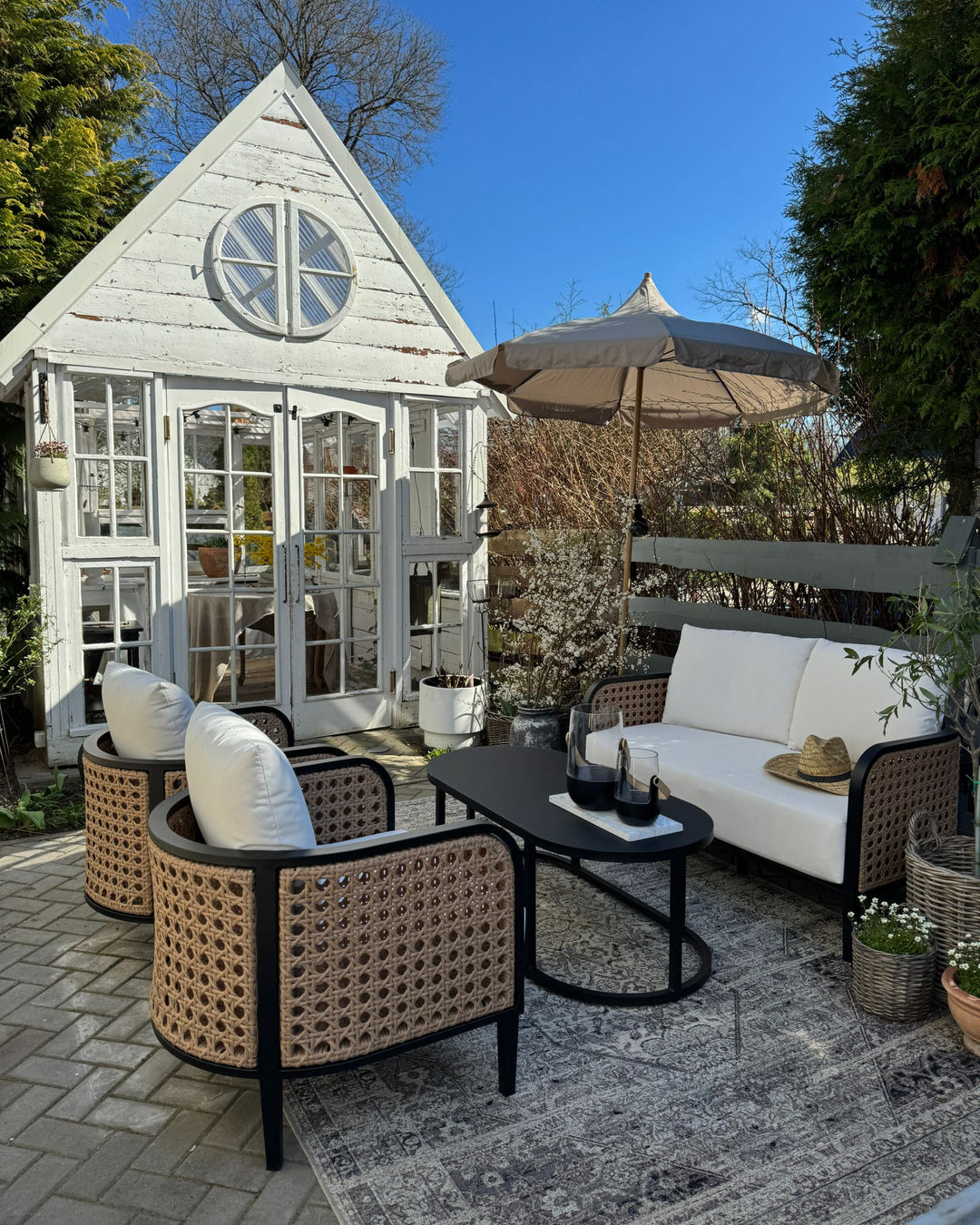 Montefalco Garden Lounge Set with Table 4 Seater Metal White