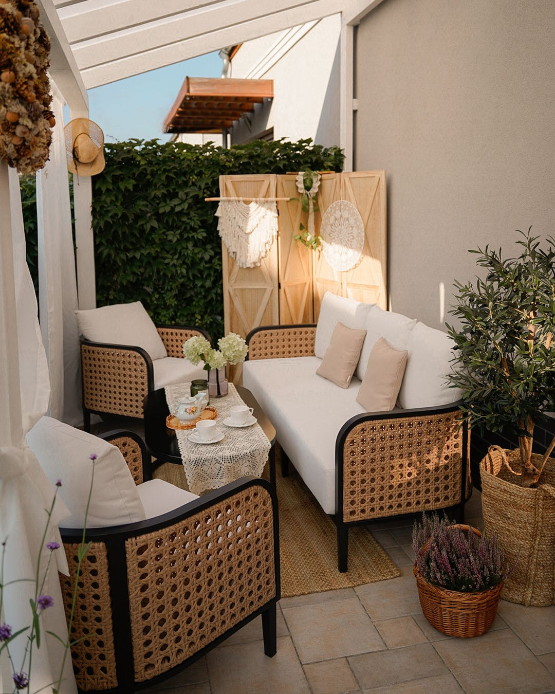 Montefalco Garden Lounge Set with Table 5 Seater Metal White