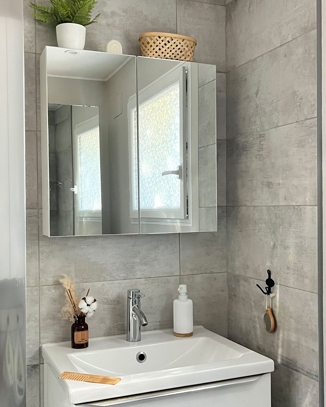 Bathroom Wall Mounted Mirror Cabinet 60 cm 60 cm White Navarra