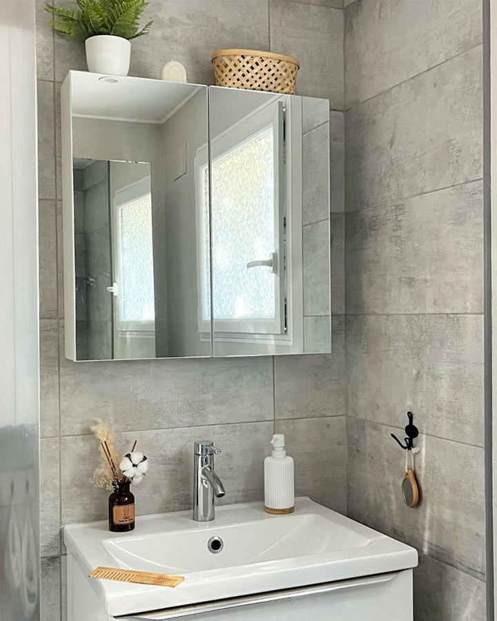 Bathroom Wall Mounted Mirror Cabinet 80 cm 70 cm White Navarra